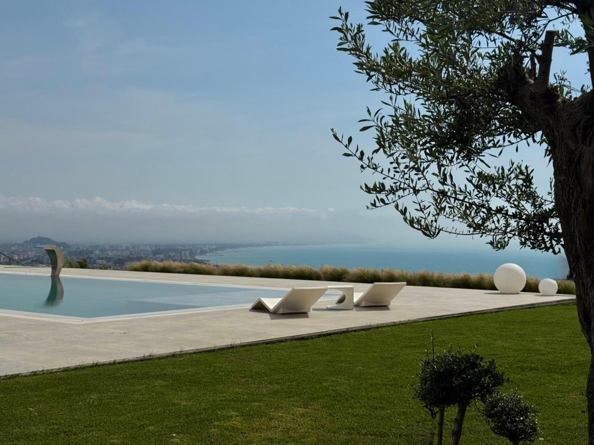 Villa Esmi Durres Kryemëdhej エクステリア 写真